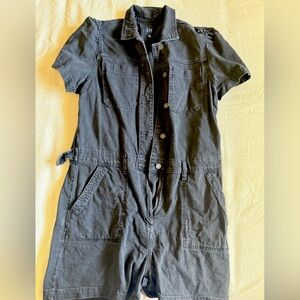 Gap women’s jumpsuit!!